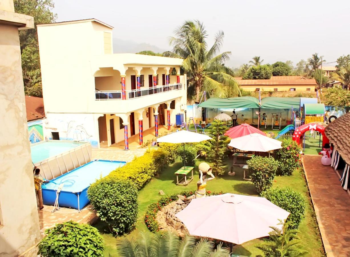 Hotel Ganiela Kpalime Bagian luar foto