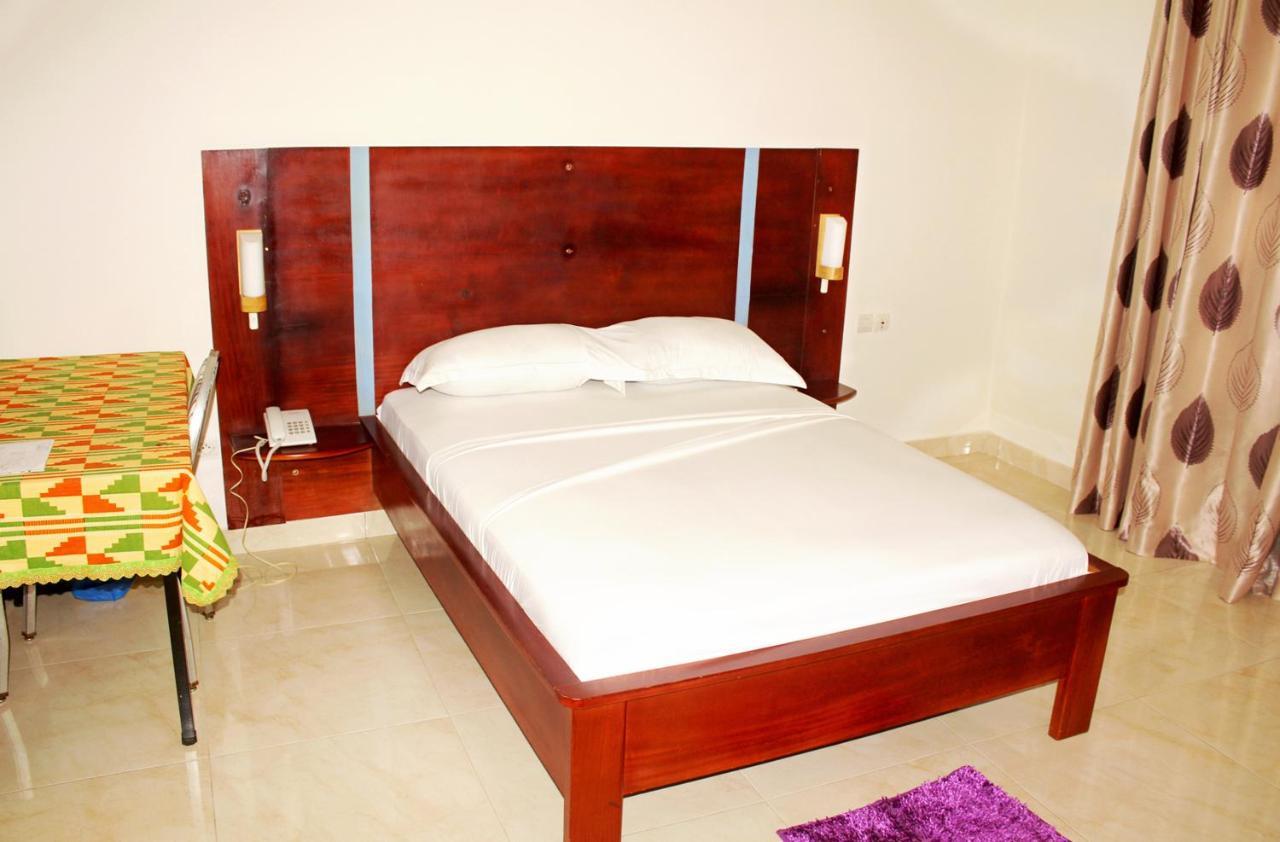 Hotel Ganiela Kpalime Bagian luar foto